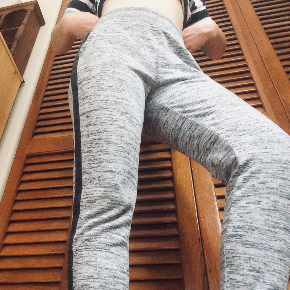 ATHLETA GIRL• GREY KICKIN IT JOGGERS